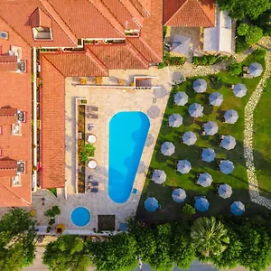 Club-e Otel