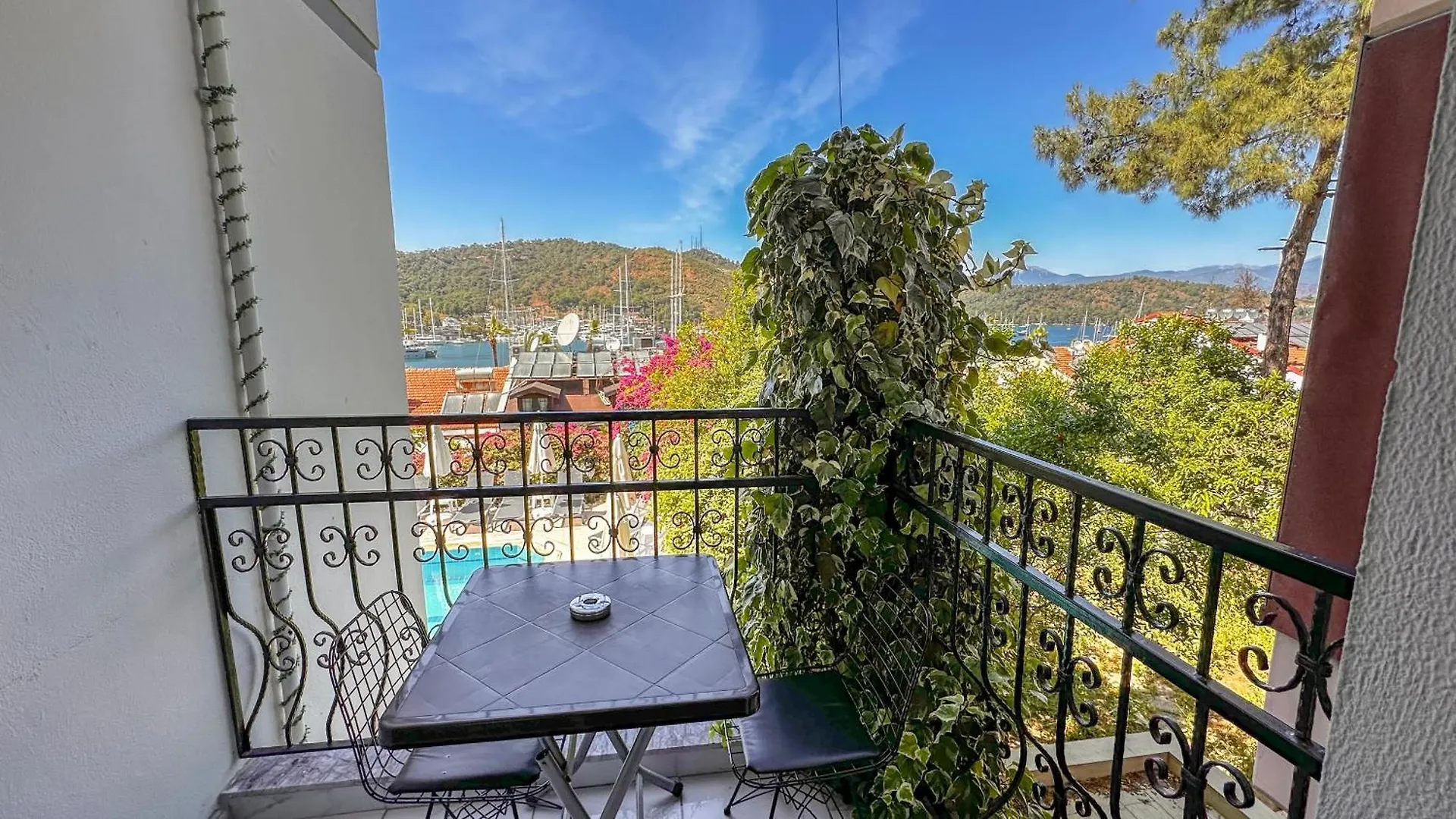 Mykonut Boutique Suites Fethiye Bed & Breakfast